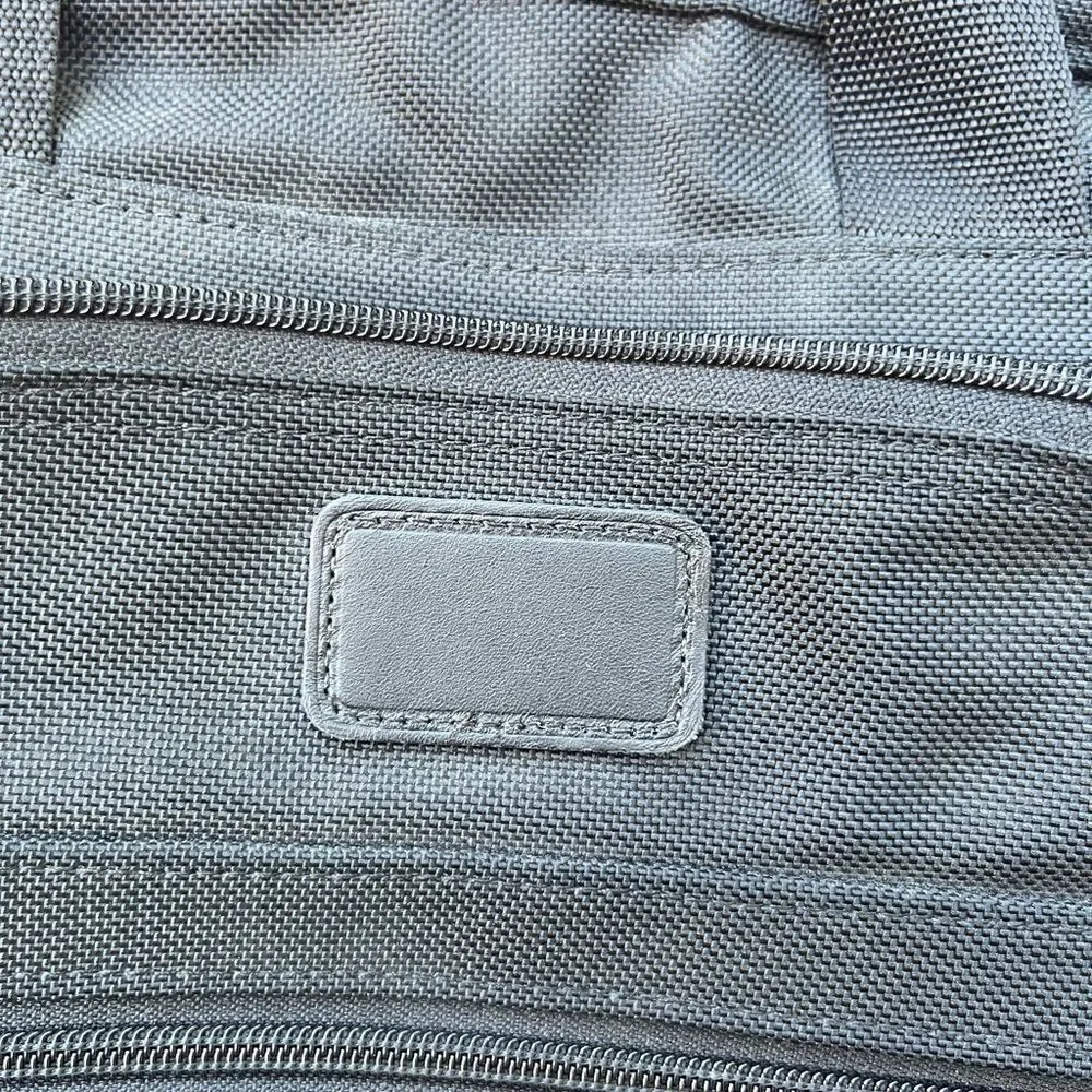 TUMI Alpha Duffle Bag/Classic Travel Carry on 223D3